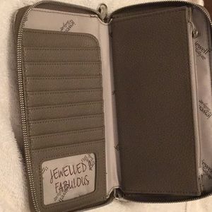 Jewel/wallet/Thirty one